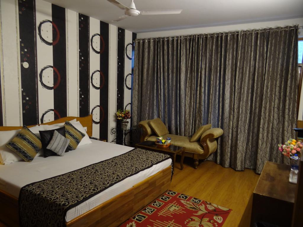 Hotel Natraj Manali Дармсала Номер фото