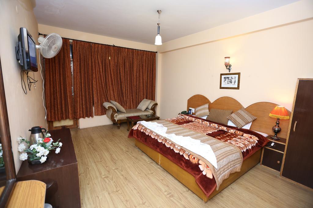 Hotel Natraj Manali Дармсала Номер фото