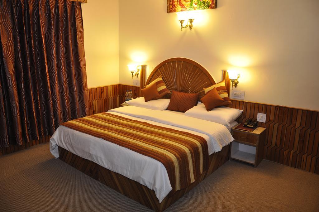Hotel Natraj Manali Дармсала Номер фото