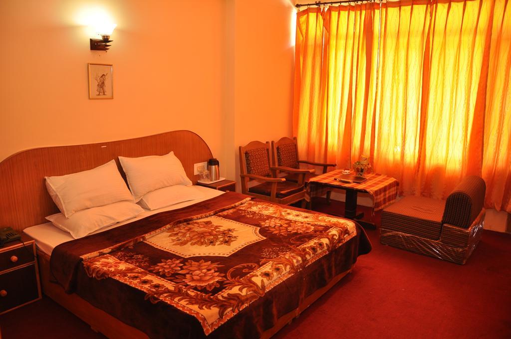 Hotel Natraj Manali Дармсала Номер фото